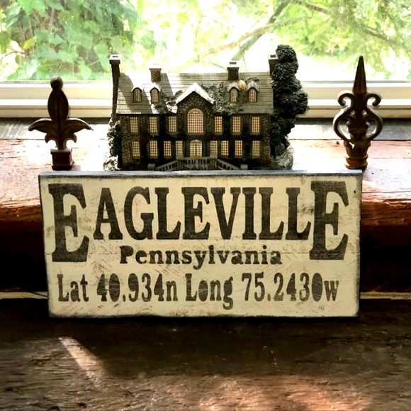 EAGLEVILLE, PA RUSTIC WOOD TOWN SIGN - Picture 1 of 4